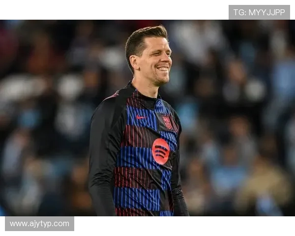 前波兰助教:什琴斯尼能快速融入巴萨;我不担心他抽烟的问题